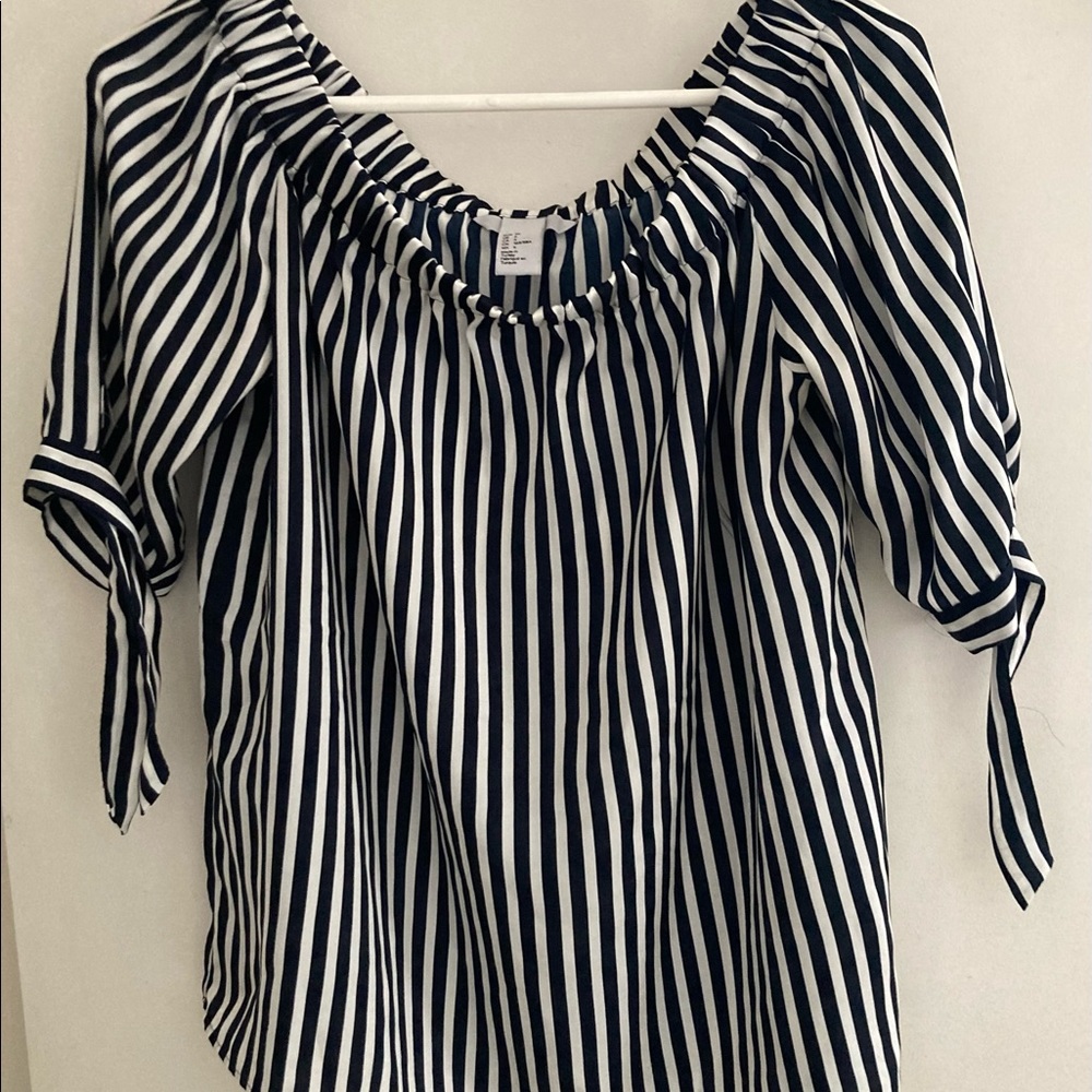 H & M navy blue and white off the shoulder top size 6